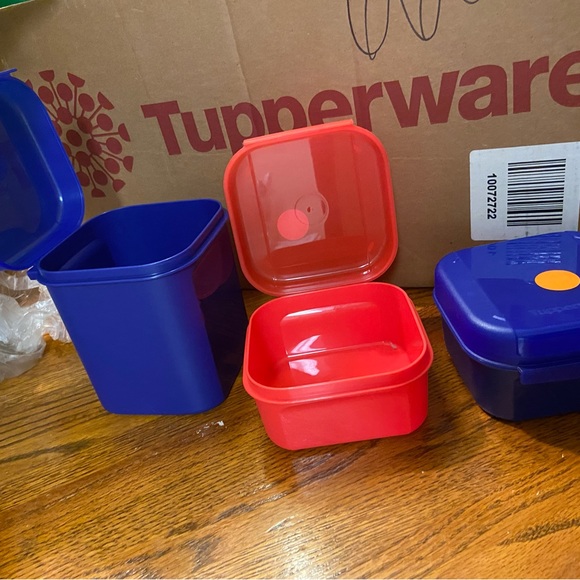 Tupperware - Picture 3 of 10